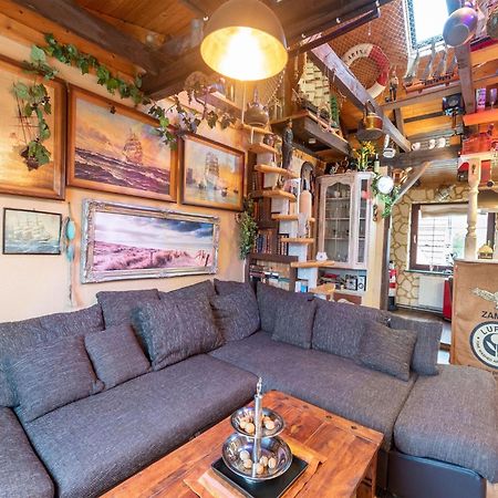 Comfortable Apartment In Wismar Mecklenburg With Fireplace Eksteriør billede